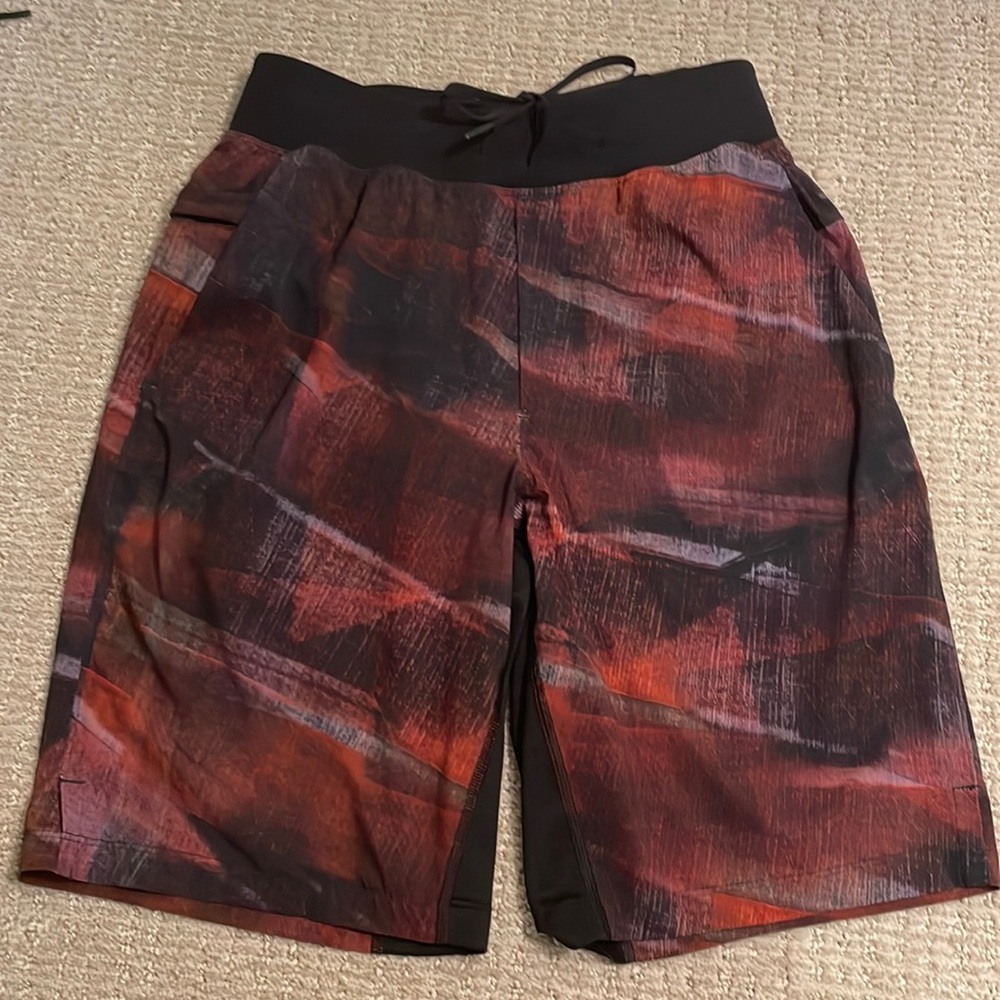Lulu Mens XS THE lined short 9"